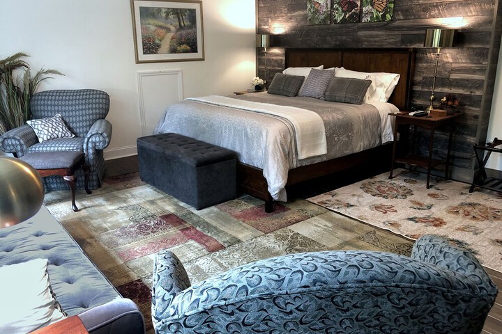 Room 33 of 56