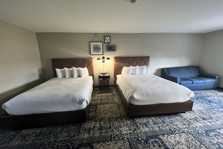 Room 27 of 60