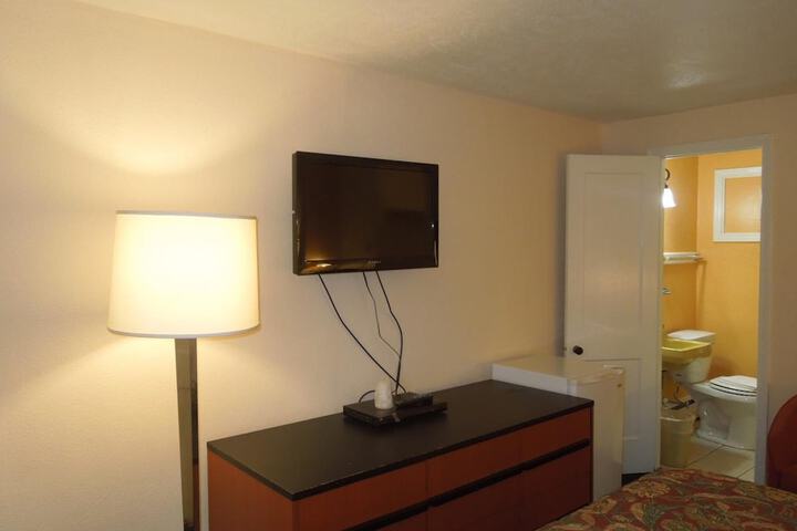 Room 30 of 49