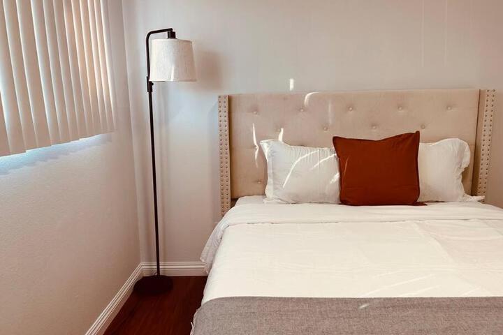 Charming 3BR Retreat near Disneyland Downtown LA!
