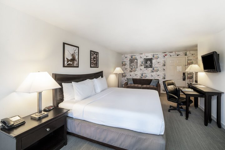 Room 8 of 21
