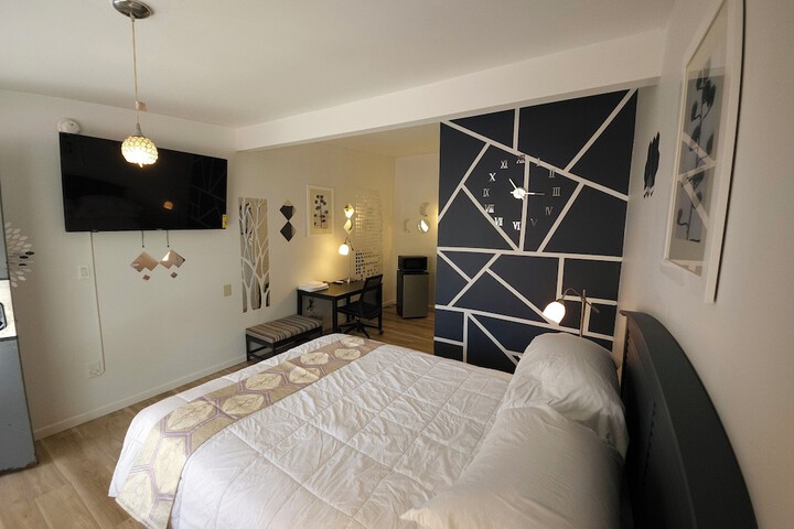 Room 10 of 11