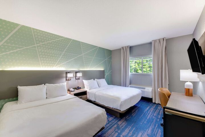 Room 33 of 40