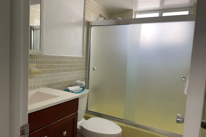 Room 30 of 105
