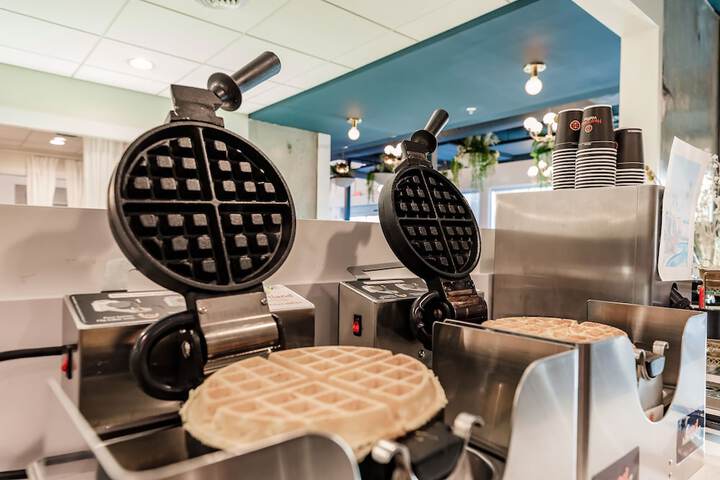 Breakfast/Coffee Service 40 of 61