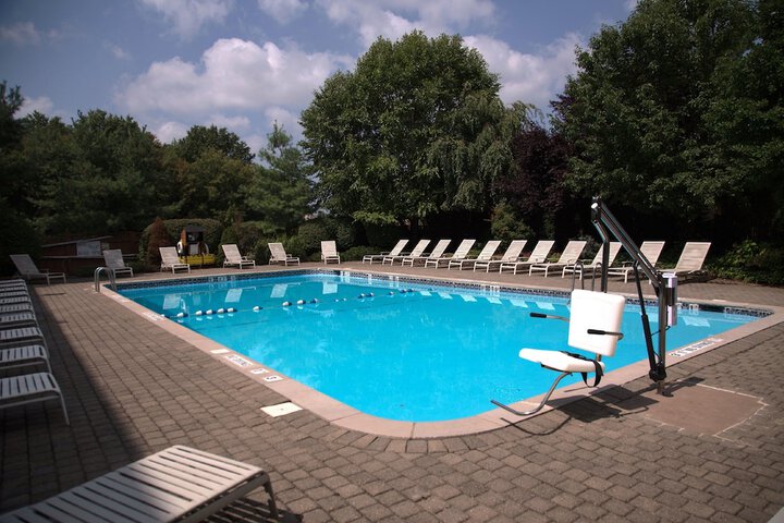Holiday Inn & Suites Parsippany Fairfield by IHG