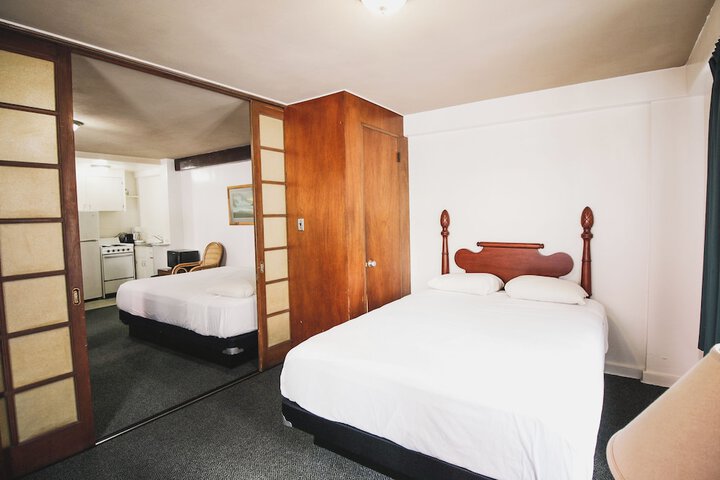 Room 80 of 90