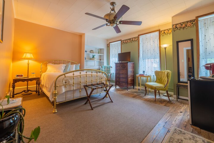 Room 9 of 22