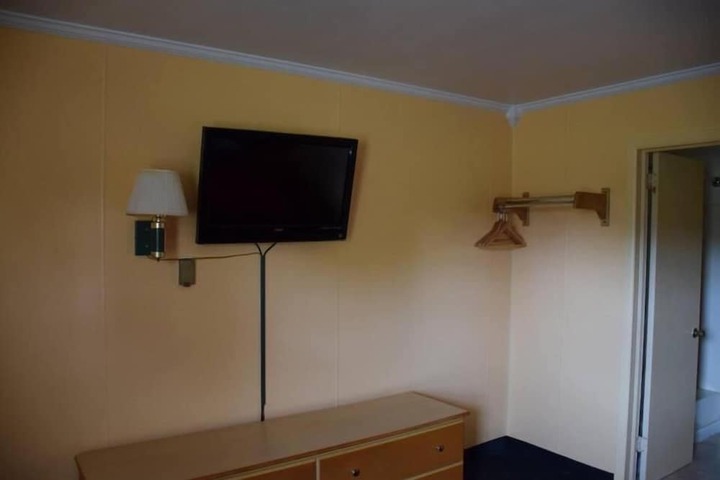 Relax Inn Elmira