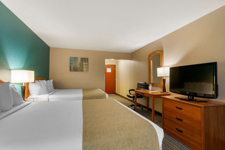 Room 9 of 28