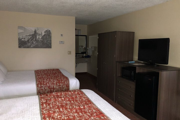 Room 9 of 22
