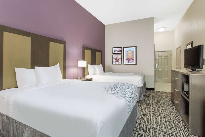 La Quinta Inn & Suites by Wyndham Hillsboro