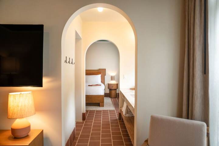 Room 46 of 76