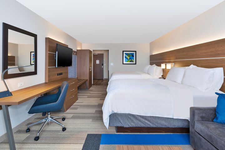 Holiday Inn Express & Suites Eau Claire West I-94 by IHG