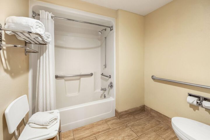 Baymont by Wyndham Janesville