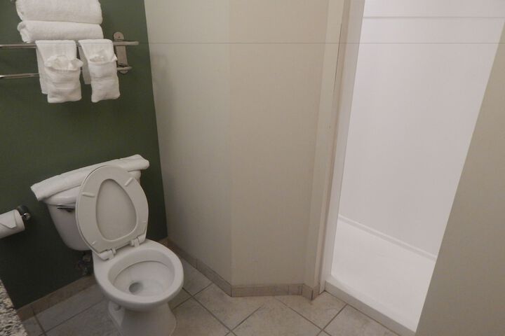 Room 16 of 46