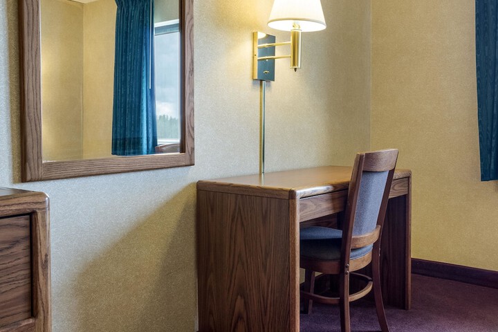 Room 16 of 42