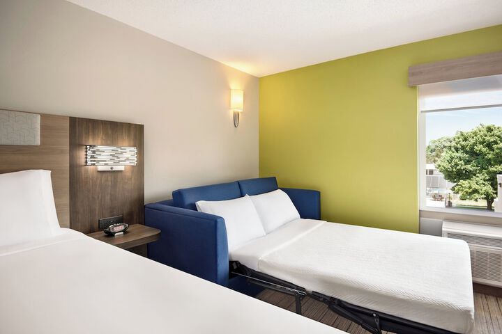Holiday Inn Express Hotel & Suites Fredericksburg by IHG