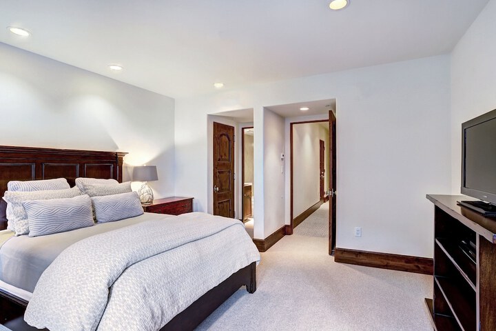 Room 185 of 302