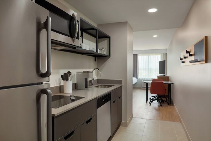 LivSmart Studios by Hilton Kokomo