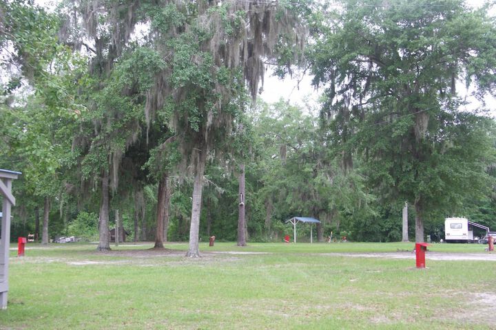 Deerwood Inn and Madison Campground