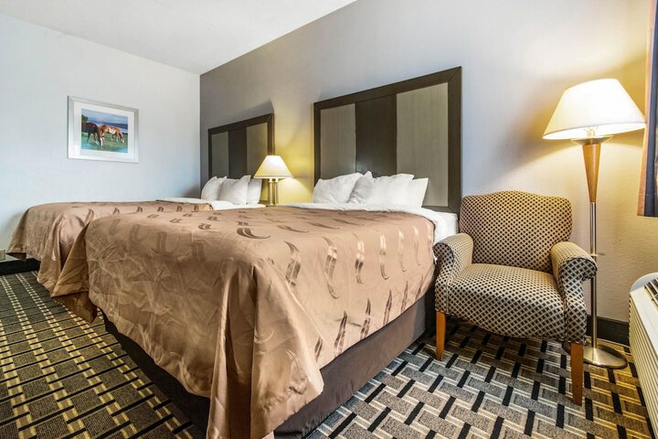 Room 21 of 32