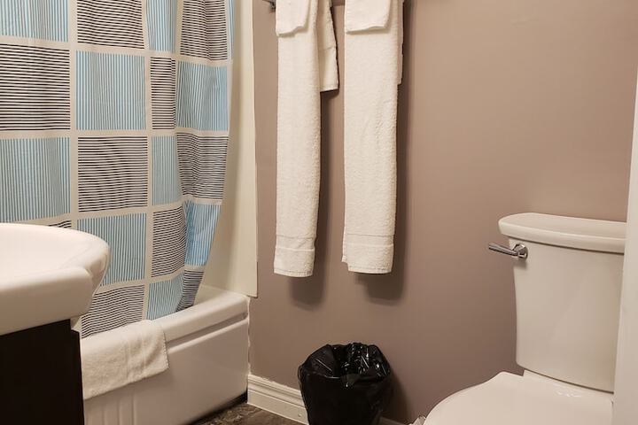 Room 6 of 26