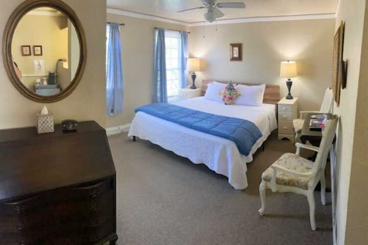 Room 17 of 35