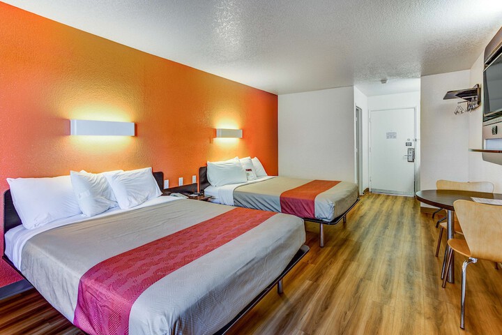 Room 17 of 30