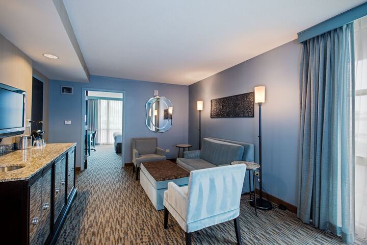 Room 10 of 76