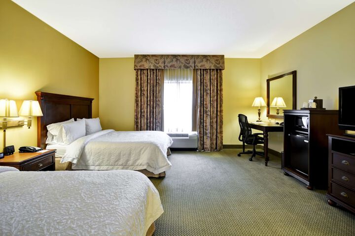Hampton Inn & Suites North Charleston-University Blvd