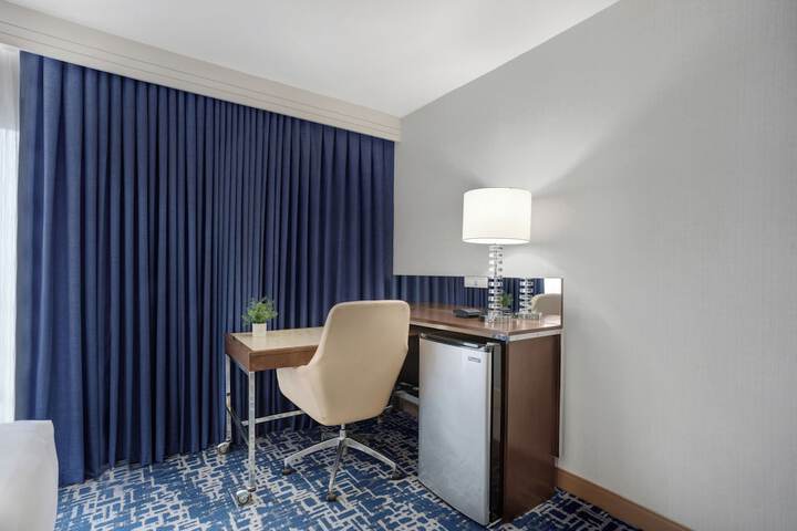 Room 28 of 59