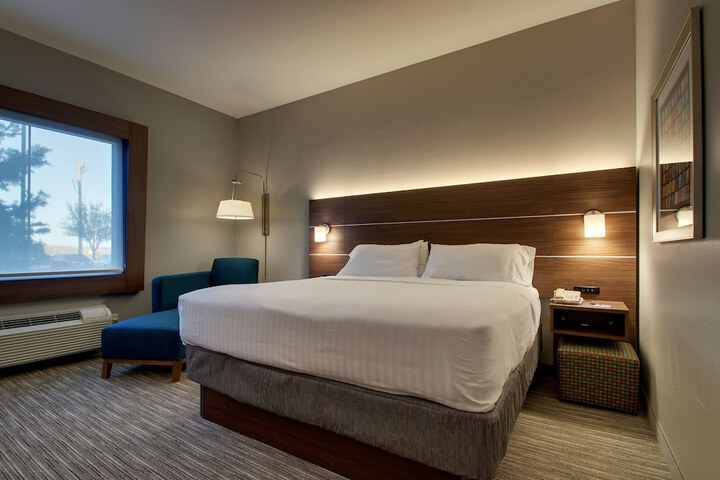 Room 42 of 62