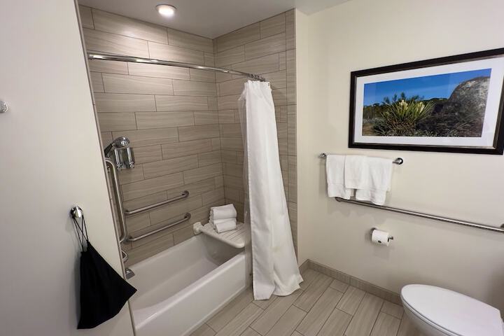 Room 32 of 48