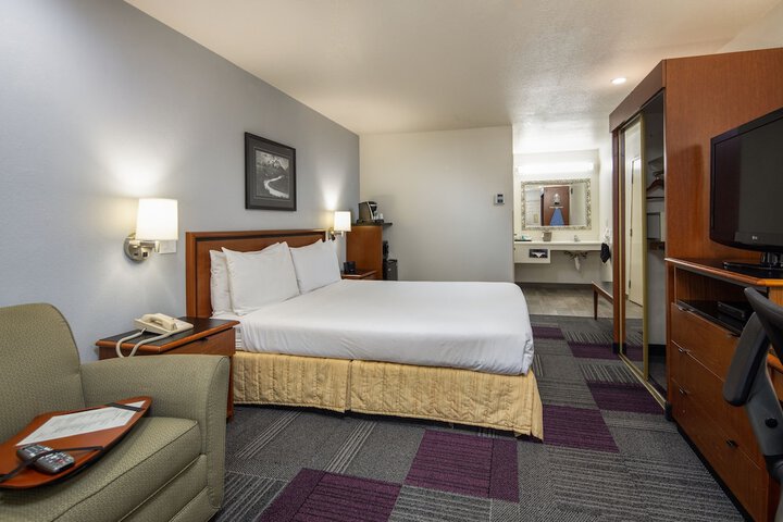 Room 4 of 35