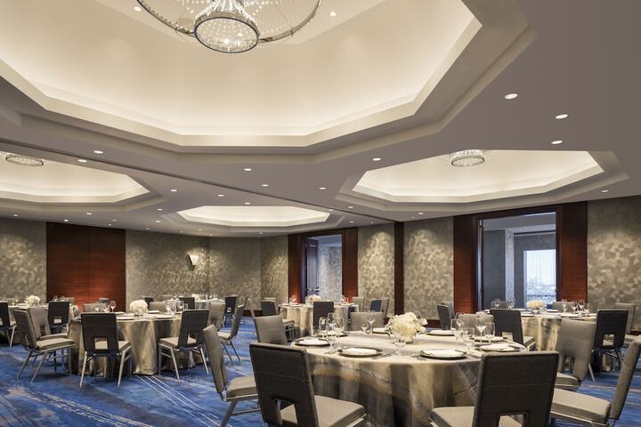 Ballroom/Hall 94 of 106
