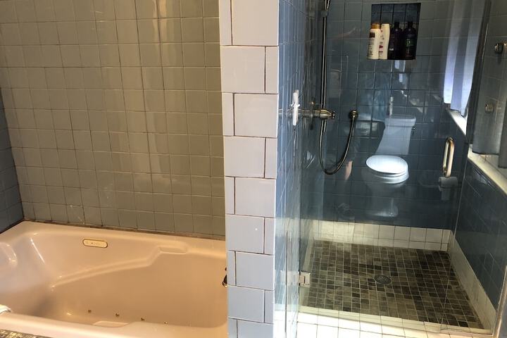 Room 25 of 79