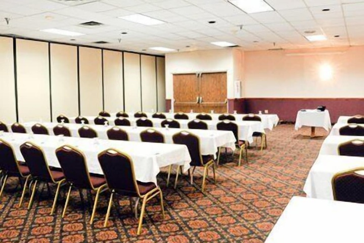 Quality Inn & Suites Palm Island Indoor Waterpark