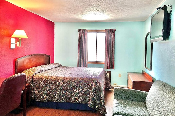 Budget Inn of Claypool Hill