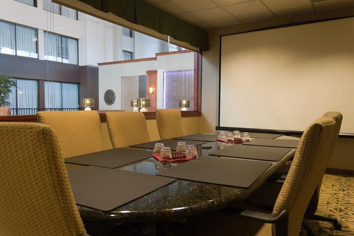 HOLIDAY INN ITASCA (WOODFIELD AREA) (EX