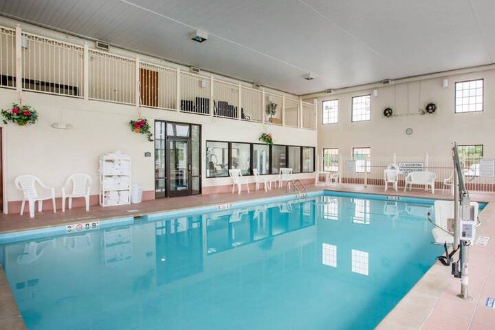 Pool 4 of 35