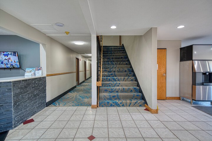 Super 8 by Wyndham Sturgis