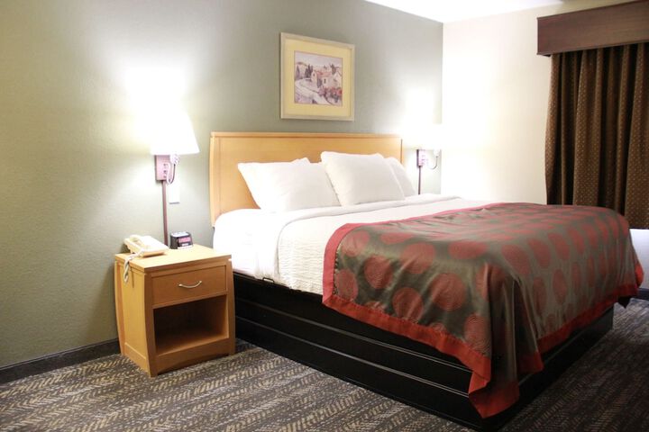Ramada by Wyndham Spirit Lake / Okoboji