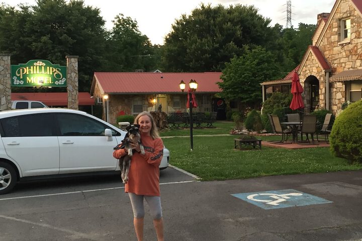 Phillips Historic Motel & Cottages