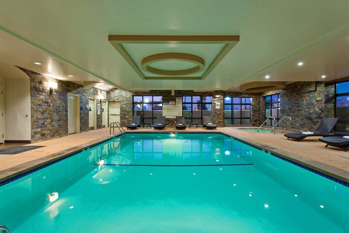 Pool 4 of 24