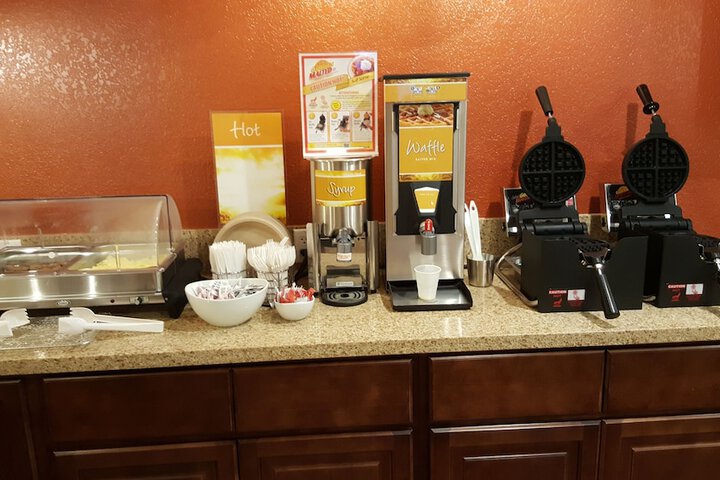 Breakfast/Coffee Service 70 of 75