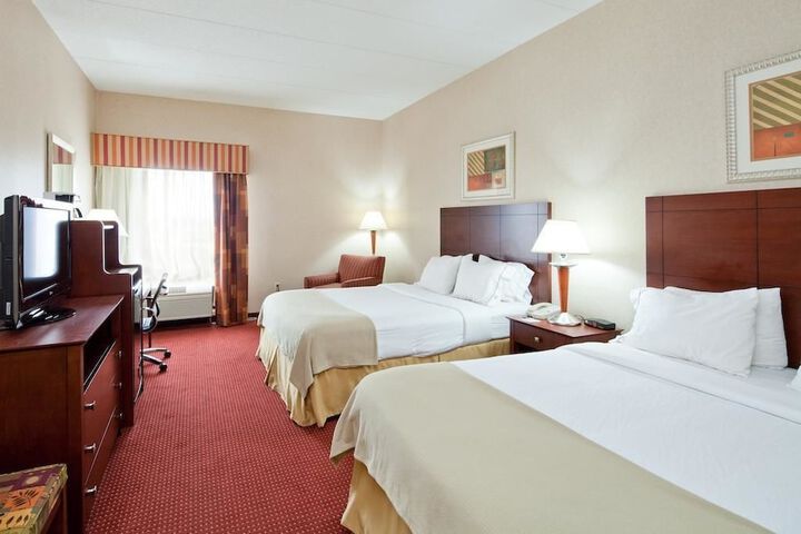 Quality Inn & Suites Lawrenceburg
