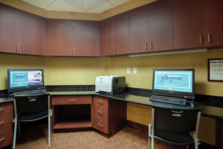 Business Center 31 of 31