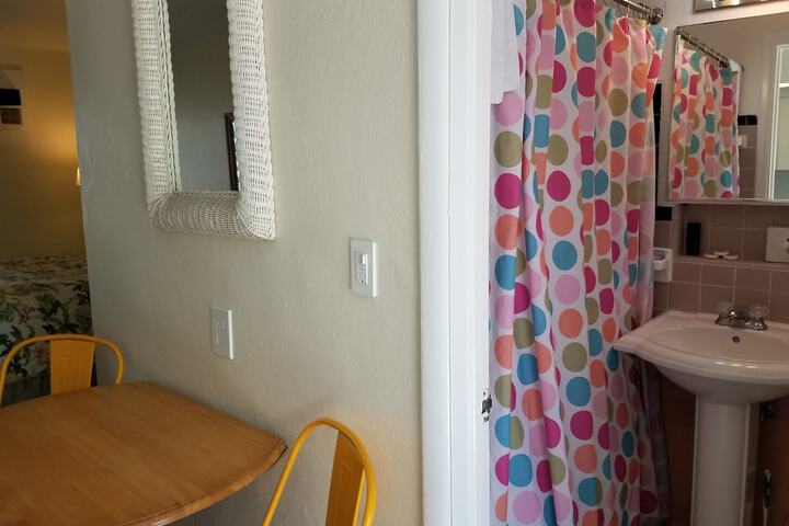 Room 66 of 218