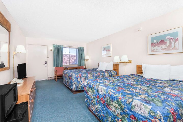 Room 12 of 15
